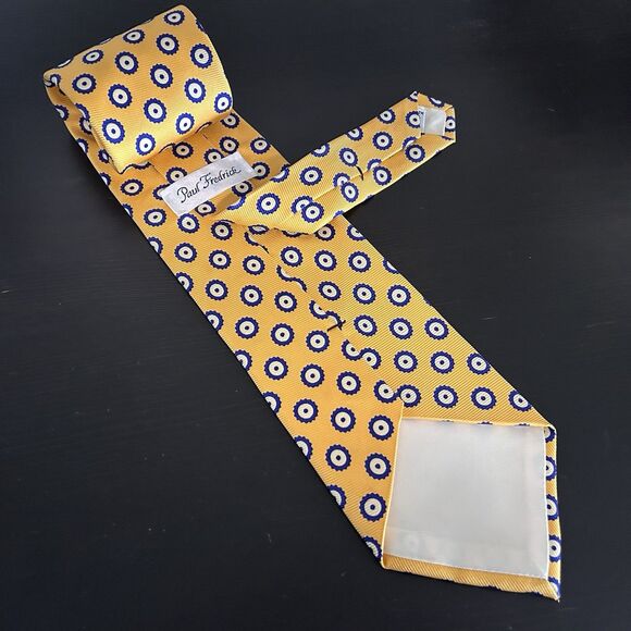 Paul Fredrick 100% Italian Silk Necktie Tie Yellow Blue Floral 4 x 57 1/4 - Picture 2 of 3